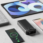 PB048 20000mAh შავი ფერის მაღალი ტევადობის სწრაფი დატენვის შავი ფერის დენის ბანკი კაბელით და ციფრული დისპლეით