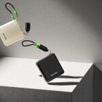 PB049 10000 mAh შავი ფერის მაღალი ტევადობის სწრაფი დატენვის მსუბუქი პაუერბანკი ციფრული დისპლეით